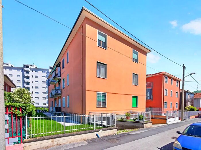 Appartamento bilocale in vendita in Via Monte Bianco, Novate Milanese