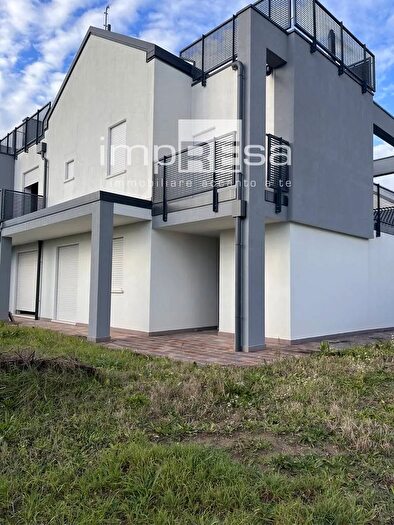 Casa con 6 locali in vendita in Via Gobbi, Venezia