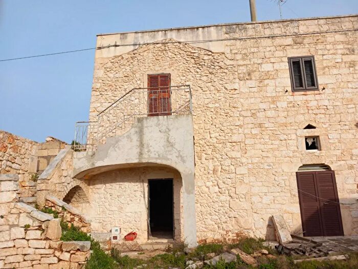 Casa con 7 locali in vendita in Ostuni