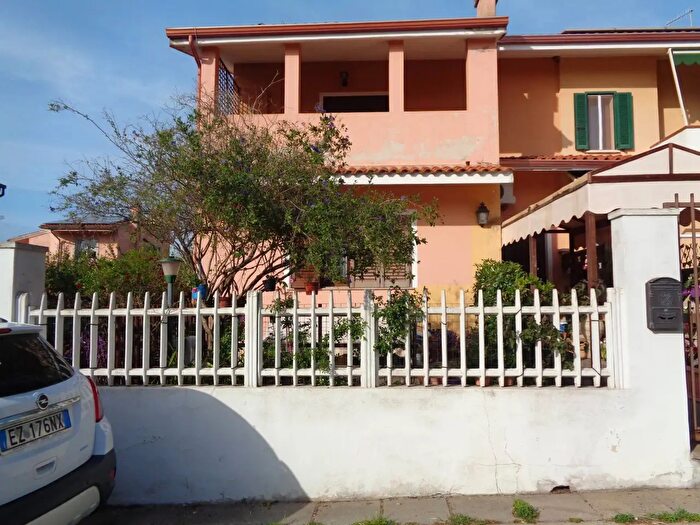 Casa con 6 locali in vendita in Flumentepido, Carbonia