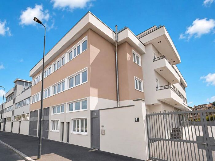 Appartamento trilocale in vendita in Via Don Bartolomeo Grazioli, Dergano, Milano