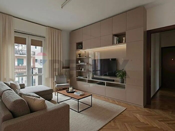 Appartamento bilocale in vendita in Via Rodolfo Carabelli, Milano