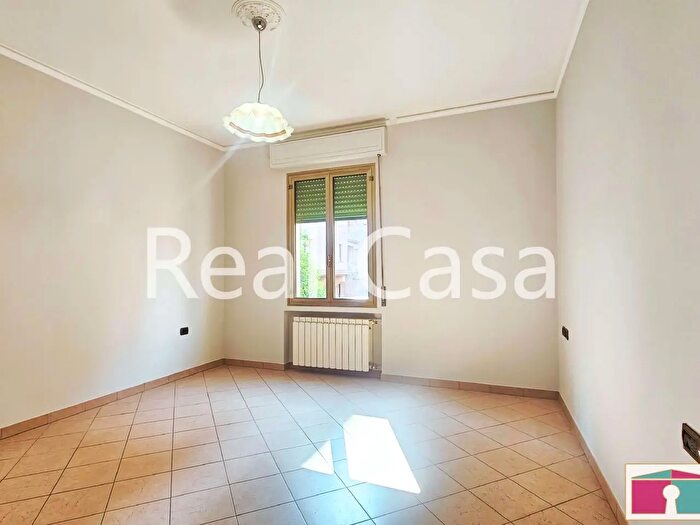 Appartamento trilocale in vendita in Via Achille Grandi, Modena