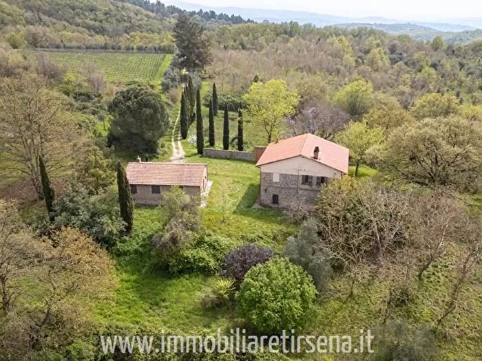 Casa con 9 locali in vendita in Orvieto
