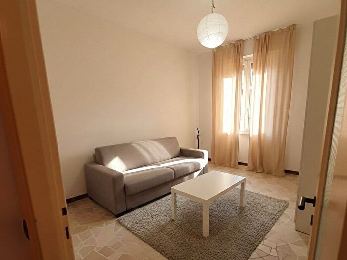 Appartamento trilocale in affitto in Via Giuba, Cimiano, Milano