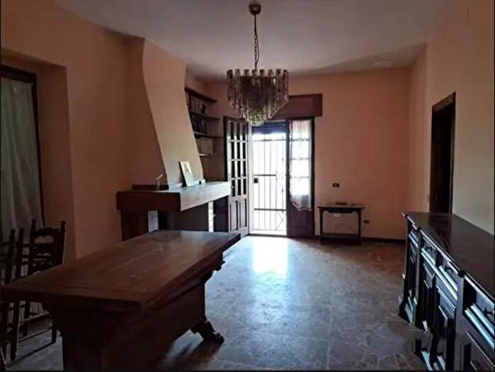Casa con 6 locali in vendita in Via Taloro, Olzai
