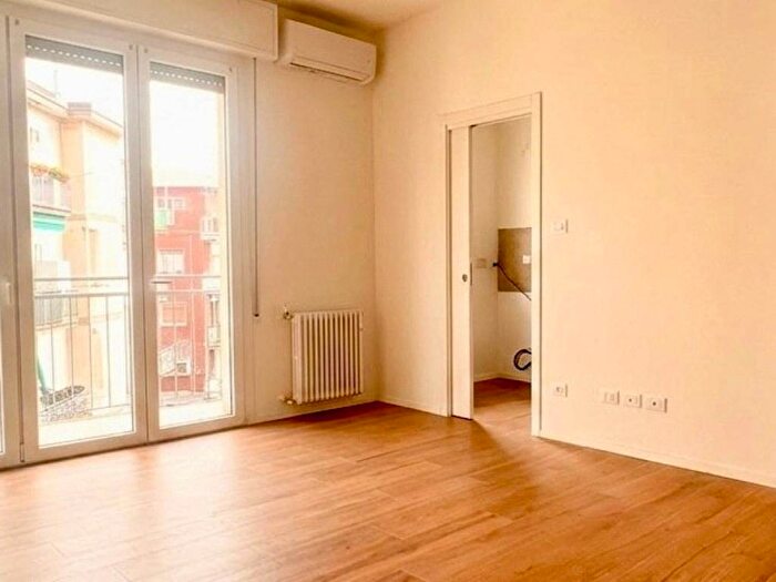 Appartamento trilocale in affitto in Via Francesco Zanardi, Saffi, Bologna