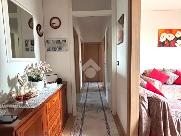 Appartamento quadrilocale in vendita in Via Ronchese, Treviso