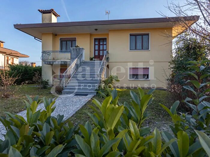 Casa quadrilocale in vendita in Via Verona, Cinto Caomaggiore