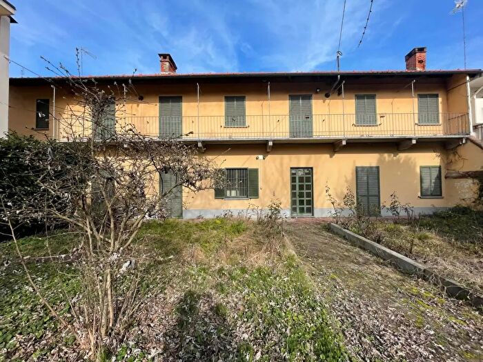 Appartamento con 11 locali in vendita in Via del Canale, Racconigi