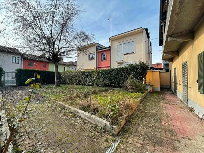 Case in Vendita e in Affitto - 2