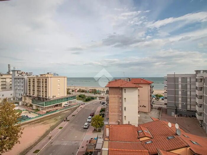 Appartamento con 5 locali in vendita in Viale Andrea Mantegna, Cesenatico