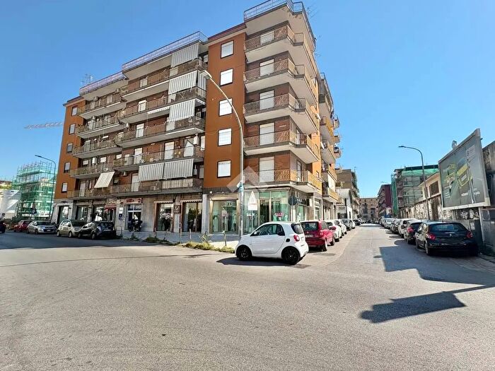 Appartamento trilocale in vendita in Via Bari, Arzano