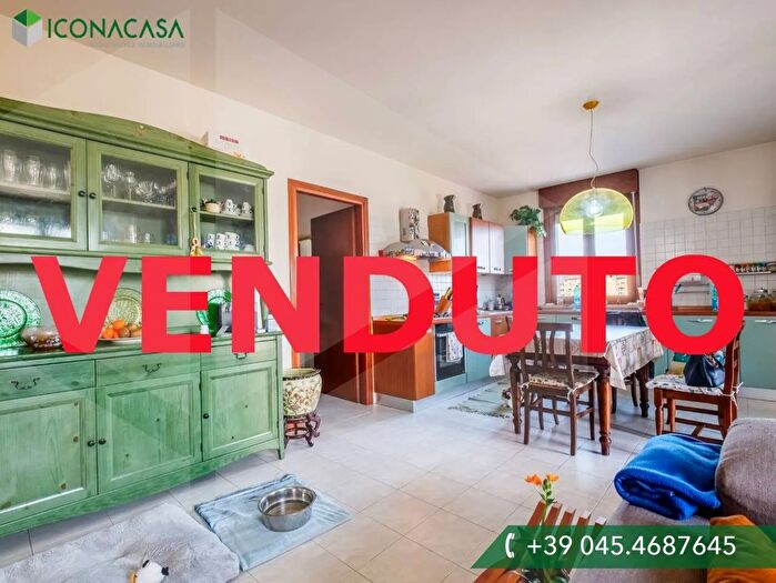 Appartamento quadrilocale in vendita in Via Monreale, Verona