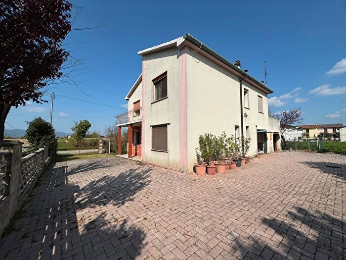 Casa quadrilocale in vendita in Via Roma, Campiglia Dei Berici
