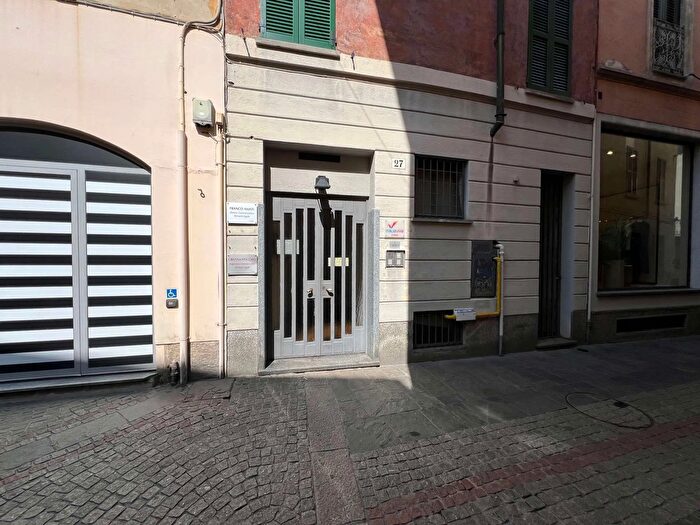 Appartamento monolocale in affitto in Via Albuzzi, Varese