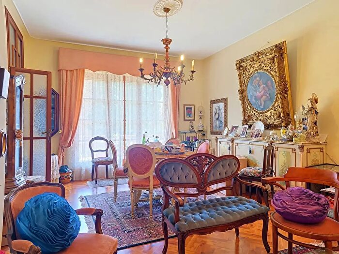 Casa con 6 locali in vendita in Vecchiano