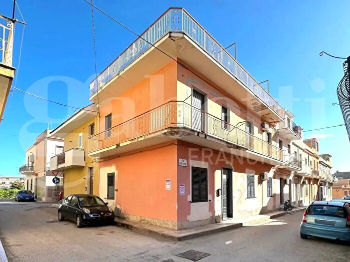 Casa con 9 locali in vendita in Via Aretusa, Avola