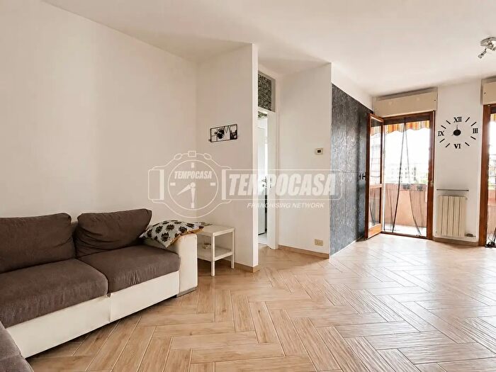 Appartamento trilocale in vendita in Via Giuseppe Mangili, Bergamo