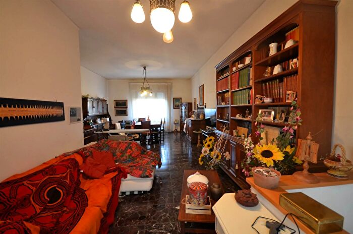 Appartamento con 6 locali in vendita in Via Roma San Casciano in Val di Pesa, San Casciano In Val Di Pesa