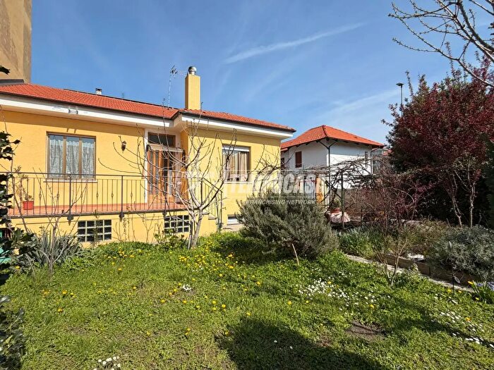 Casa quadrilocale in vendita in Via Guglielmo Marconi, Nichelino