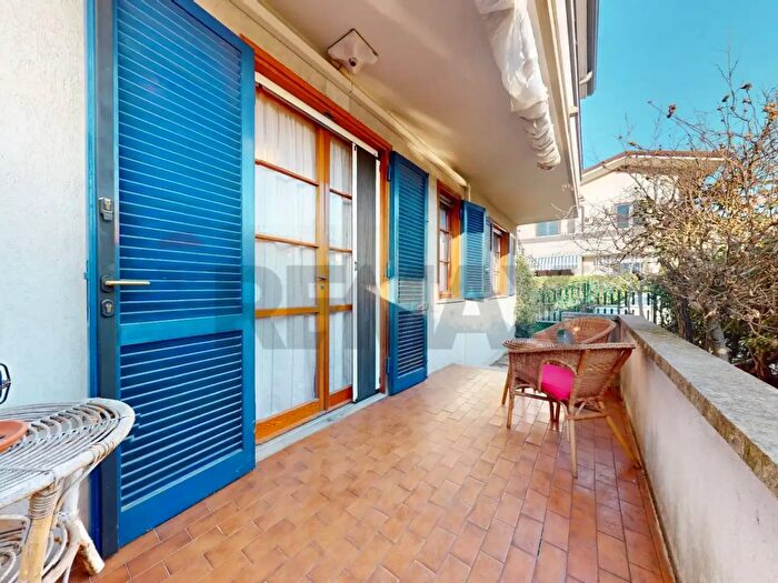 Appartamento trilocale in vendita in Via Don Lazzeri, Viareggio