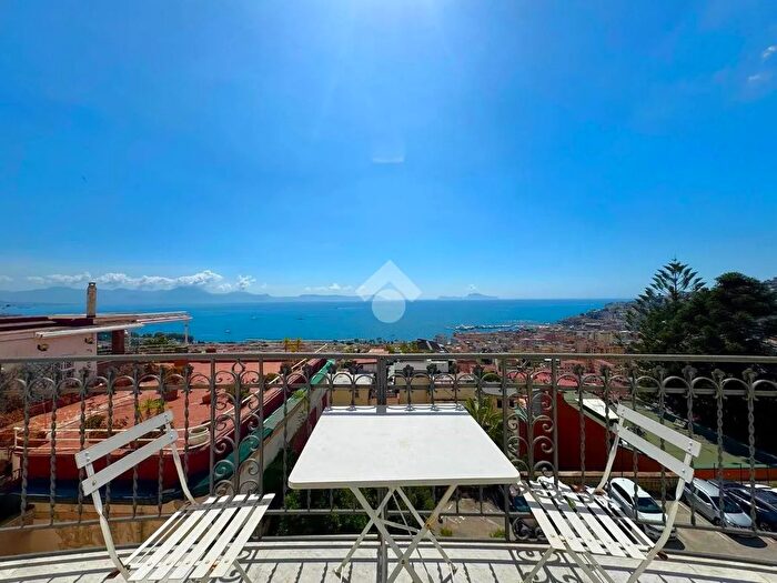 Appartamento quadrilocale in vendita in Via Torquato Tasso, Napoli