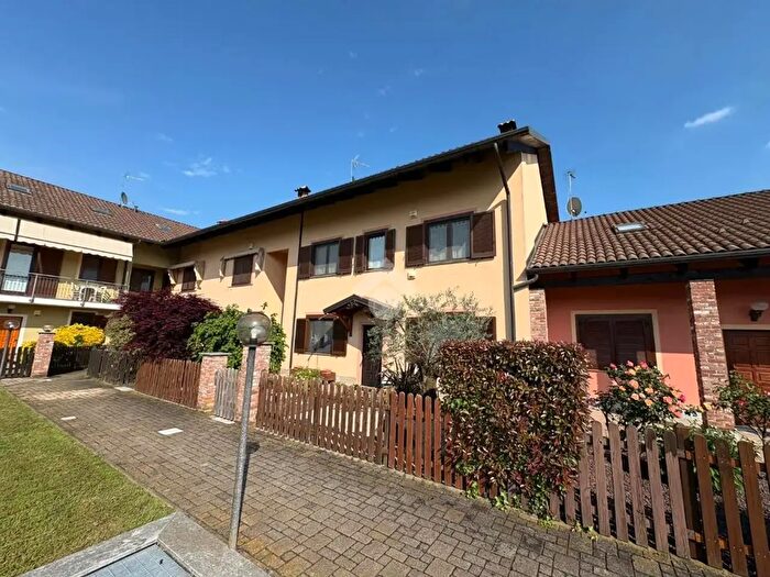 Case in Vendita e in Affitto - 2