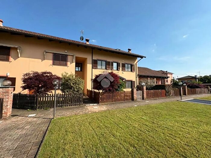 Appartamento con 5 locali in vendita in Via Cavalier G Brunetto, San Maurizio Canavese