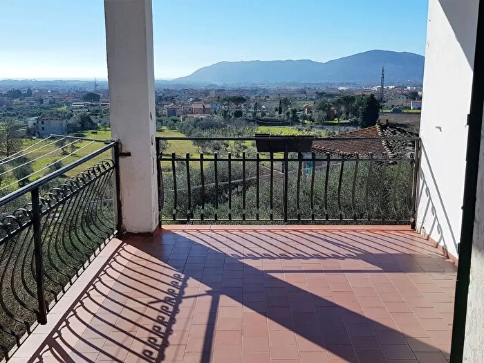 Appartamento quadrilocale in vendita in Castelnuovo Magra