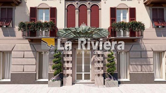 Appartamento trilocale in vendita in Piazza Novembre, Rapallo