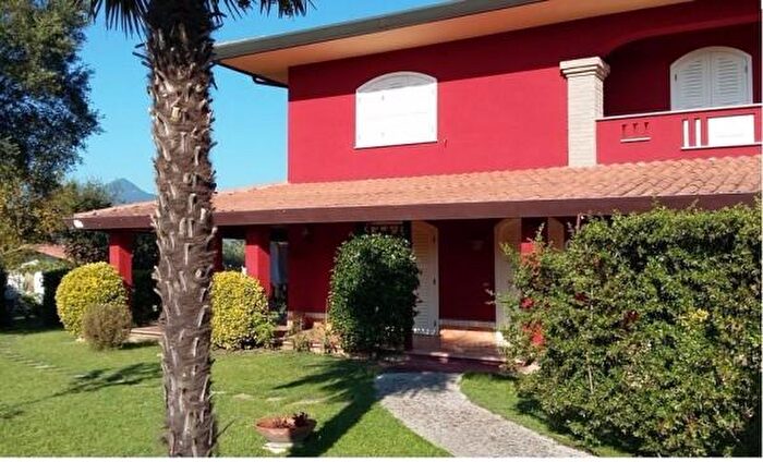 Casa con 6 locali in vendita in Via Cantinella, Ceccano