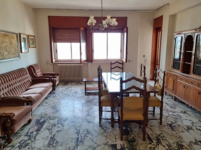 Appartamento con 5 locali in vendita in Via Mariano Cosimo Copertino, Copertino