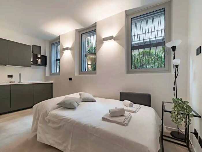 Appartamento monolocale in affitto in Via della Moscova, Milano