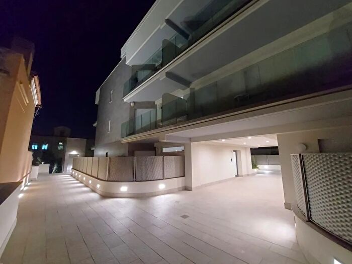 Appartamento trilocale in vendita in Via del Castello Roma Roma, Roma