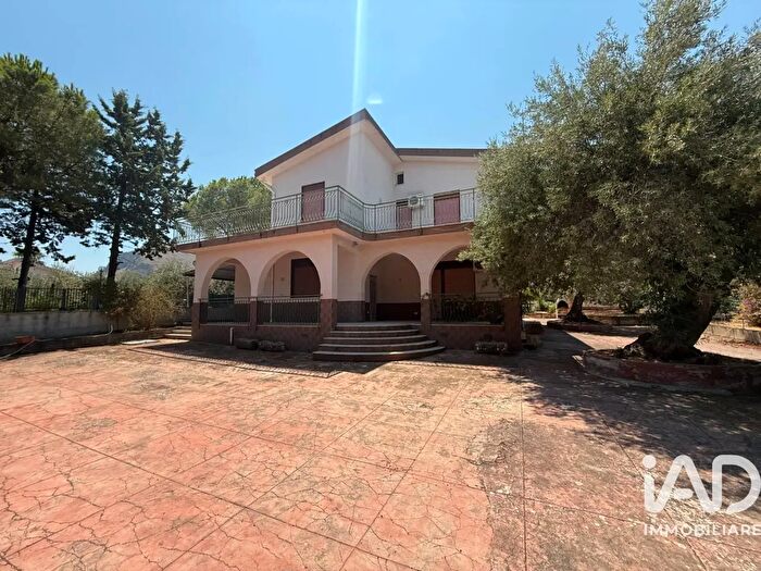 Casa con 12 locali in vendita in Via Chiesazza Sperone XX, Altavilla Milicia