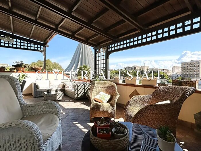 Casa con 7 locali in vendita in Piazza della Vittoria, Siracusa