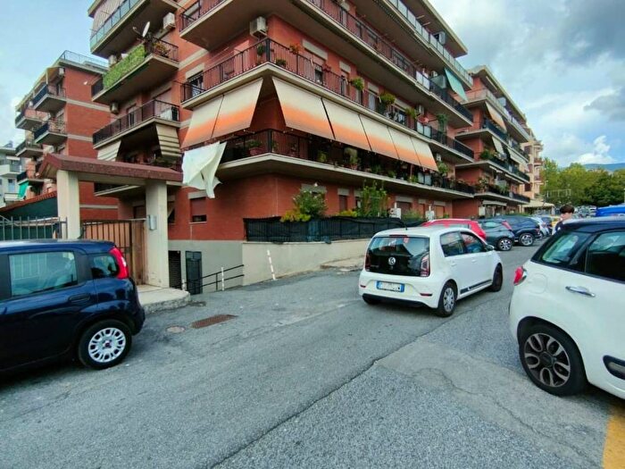 Appartamento trilocale in vendita in Via Ulderico Mattoccia, Semicentro, Velletri