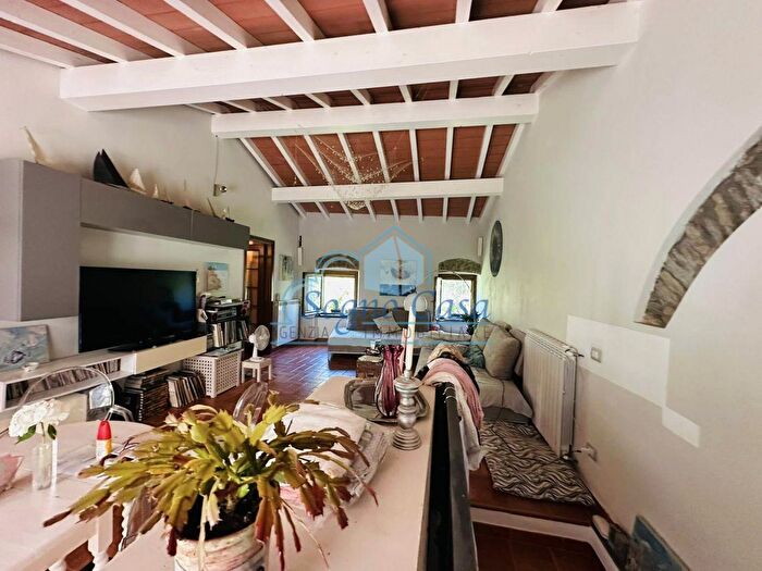 Casa quadrilocale in vendita in Ameglia