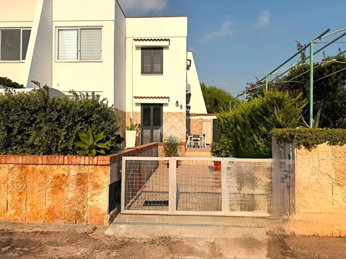 Casa trilocale in vendita in Contrada Pezze Morelli, Carovigno