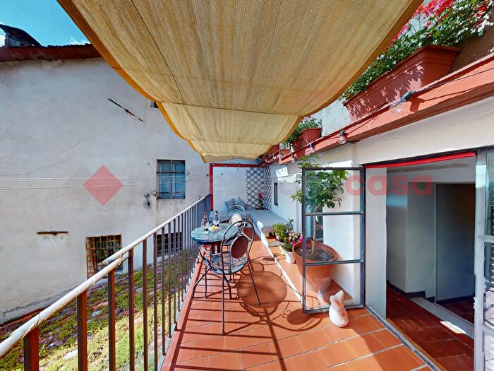 Appartamento quadrilocale in vendita in Via del Pretorio, Barga