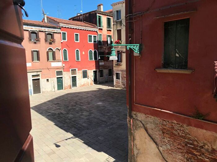 Appartamento quadrilocale in affitto in Santa Croce, Venezia