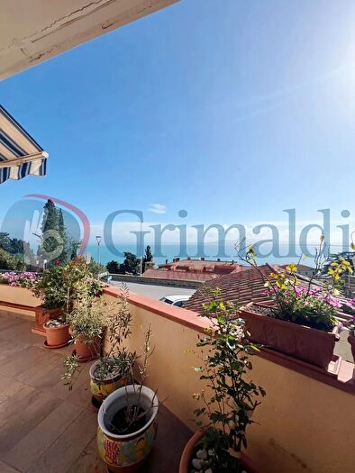 Appartamento trilocale in vendita in Via Lividonia, Monte Argentario