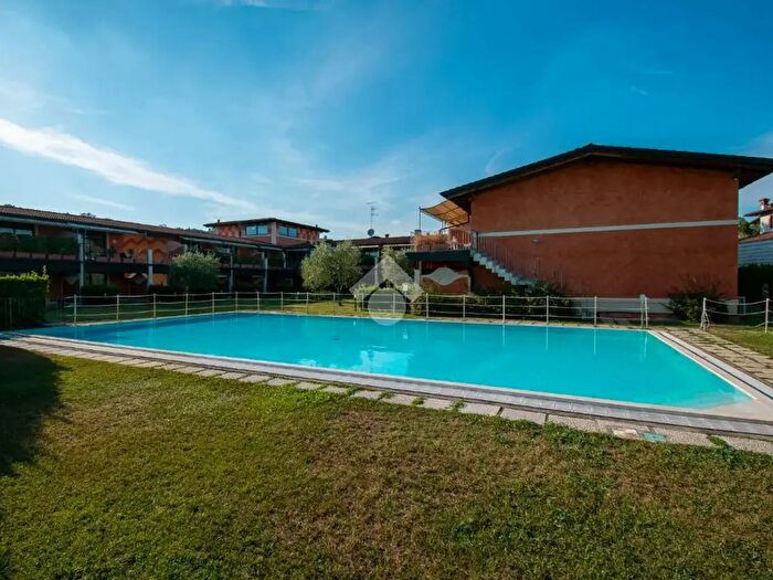 Appartamento bilocale in vendita in Via Prais, Padenghe Sul Garda