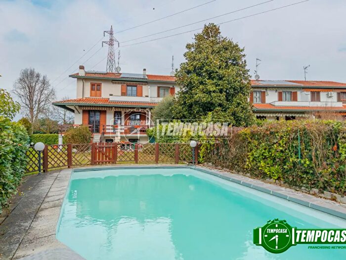 Casa con 5 locali in vendita in Via Kennedy, Vermezzo con Zelo