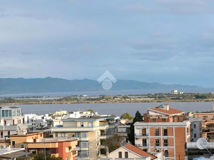 Appartamento trilocale in vendita in Via Baldassarre Castiglione, Cagliari