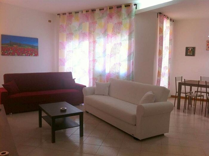 Appartamento quadrilocale in affitto in Via Serri, Centro, Follonica