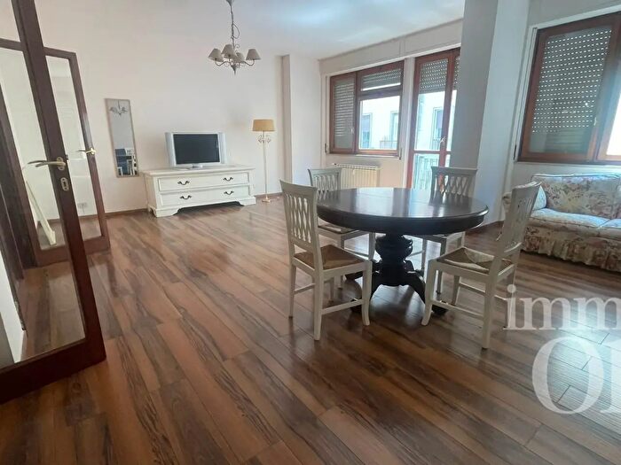 Appartamento con 6 locali in vendita in Via Grande, Livorno