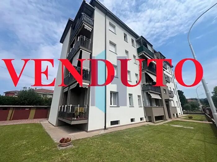 Appartamento bilocale in vendita in Via Puccini, Curno