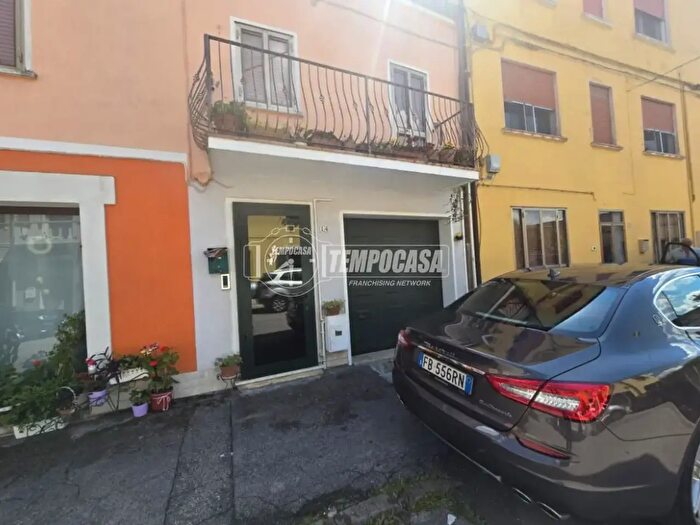 Appartamento trilocale in vendita in Via Cà Cima, Adria